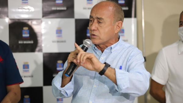 Bocalom diz que até dezembro pretende abastecer o 2º Distrito com água do aquífero; presidente do Saerb fala em melhorar a arrecadação para sanar déficit